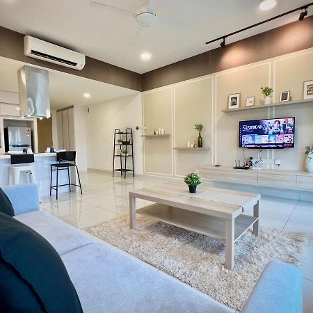 Royale Cottage Midvalley Netflix Pools 4 Pax Τζόχορ Μπάχρου Εξωτερικό φωτογραφία