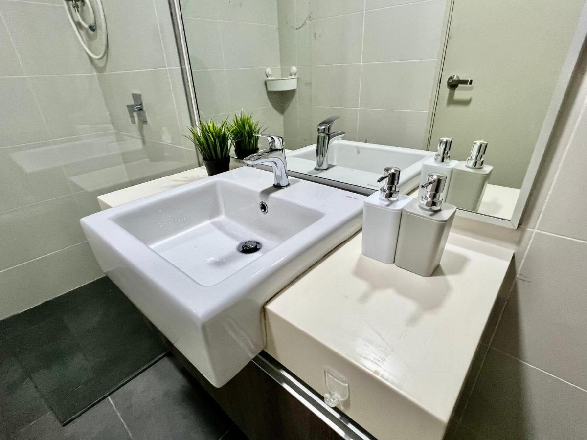 Royale Cottage Midvalley Netflix Pools 4 Pax Τζόχορ Μπάχρου Εξωτερικό φωτογραφία