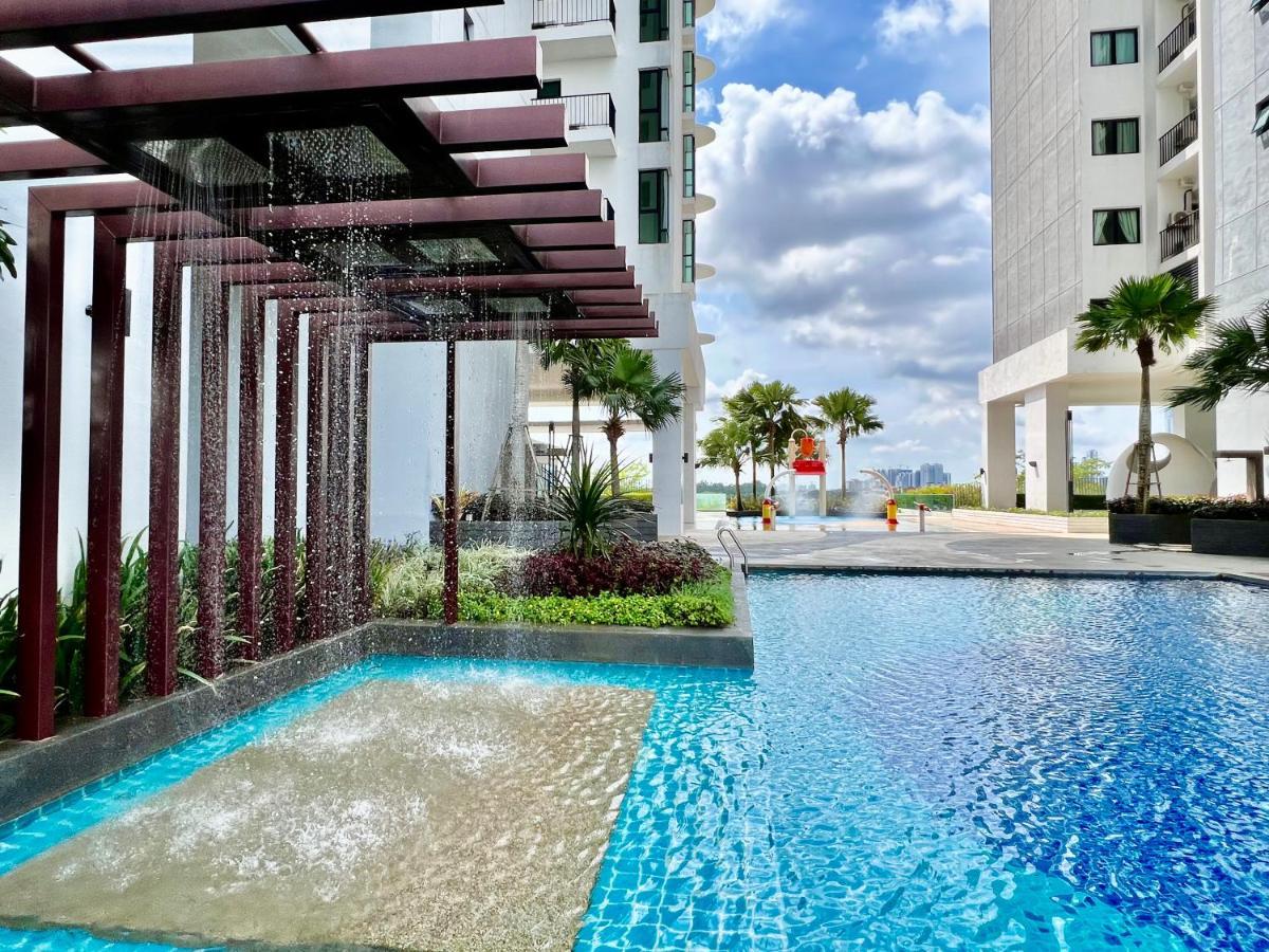 Royale Cottage Midvalley Netflix Pools 4 Pax Τζόχορ Μπάχρου Εξωτερικό φωτογραφία